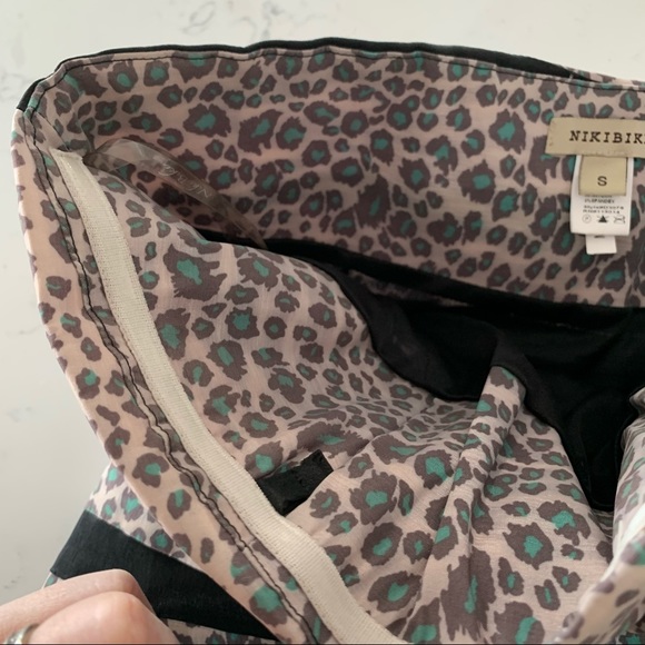 Nikibiki strapless dress. - Picture 4 of 7